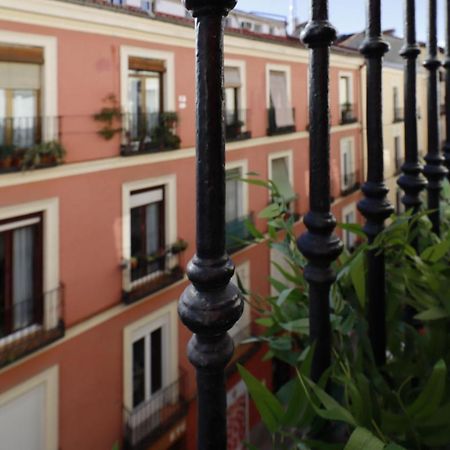 Апартаменты Reina Sofia Boutique II Мадрид Экстерьер фото